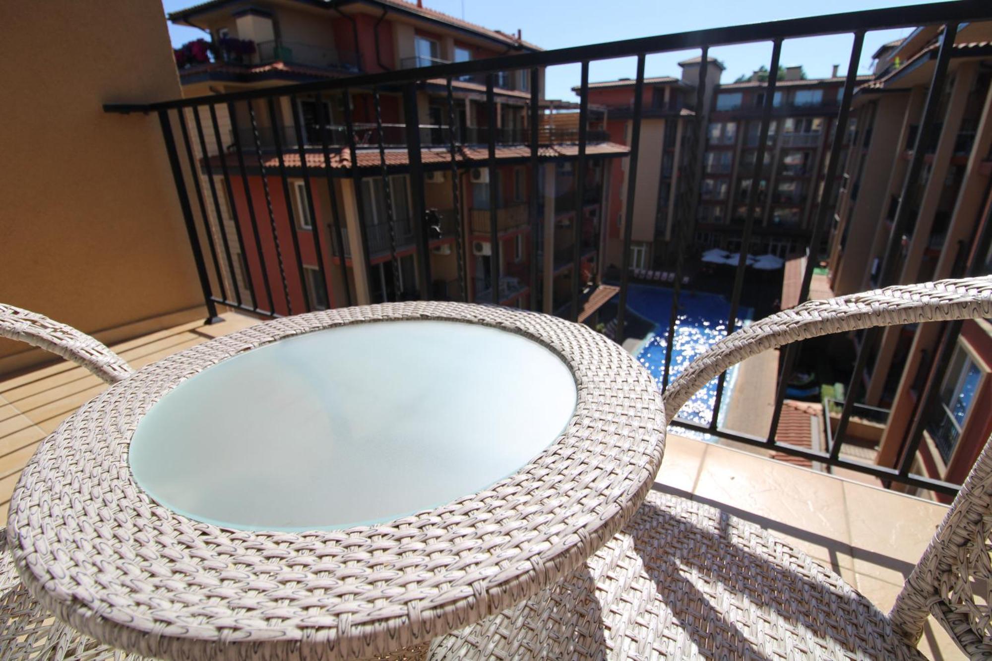 Sunny View Central - Menada Apartments Sunny Beach Room photo