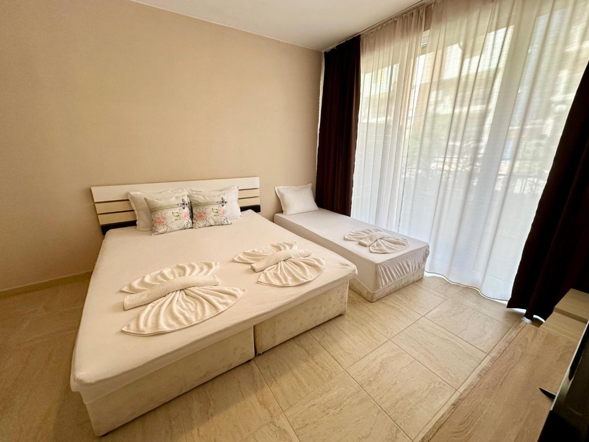 Sunny View Central - Menada Apartments Sunny Beach Room photo
